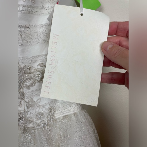 Melissa Sweet Wedding Gown Ivory size 6 - Picture 4 of 10